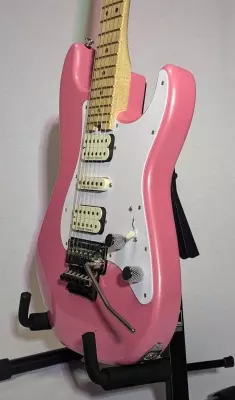 Charvel Guitars - Pro-Mod So-Cal Style 1 HSH FR M, Maple Fingerboard - Platinum Pink 4